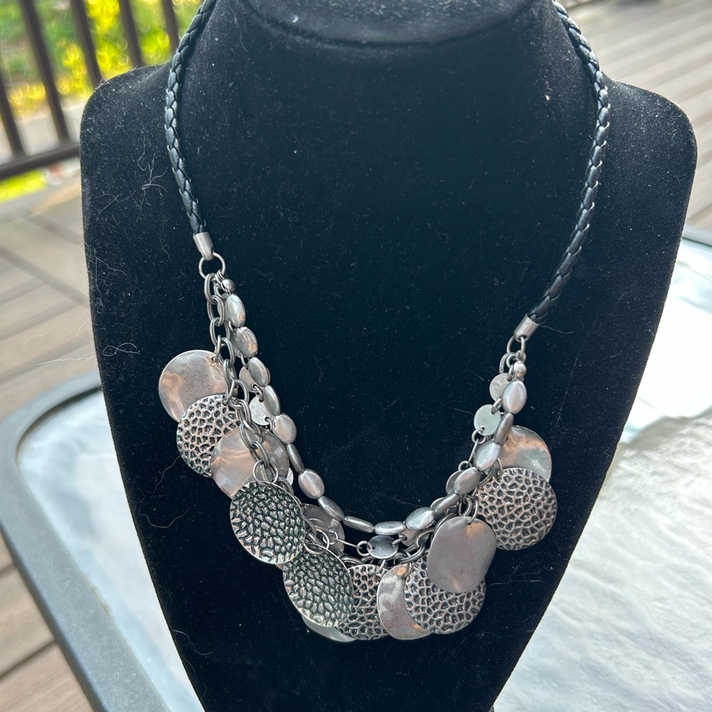 NWOT Beautiful Silver and Black Leather Necklace 9” Length